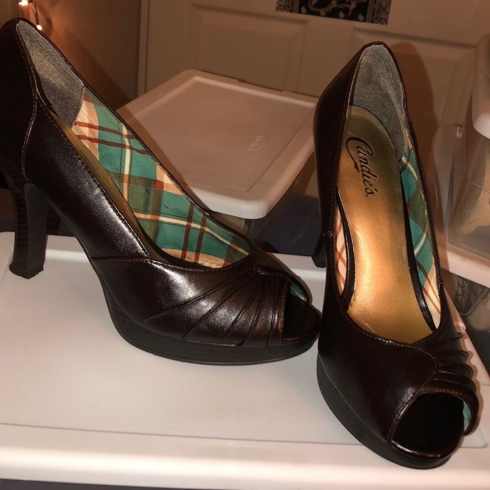 HEELS all brown